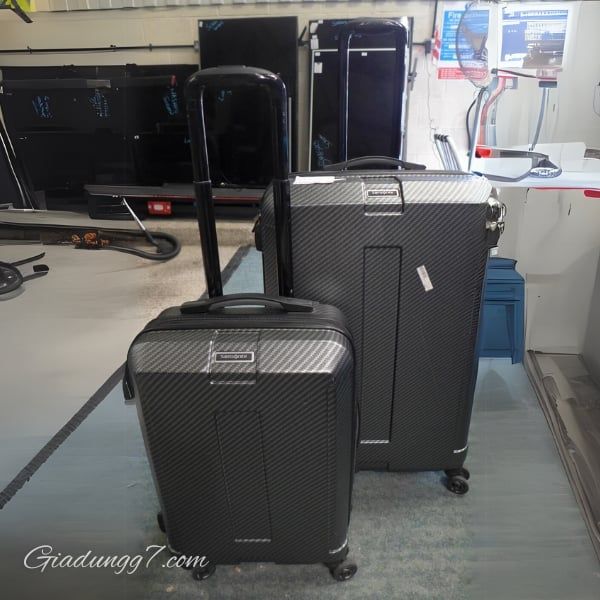 Vali Samsonite Carbon Elite Nội thất thông minh – Giữ đồ đạc cố định và gọn gàng