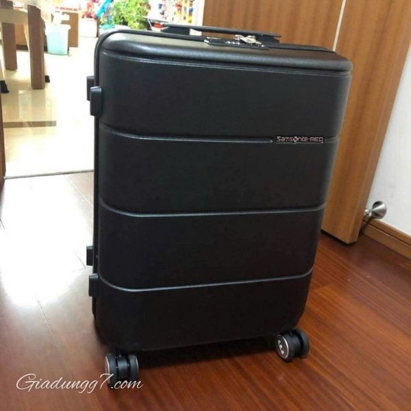 Vali Samsonite Intech Chất liệu polycarbonate cao cấp – bền bỉ, nhẹ và chống va đập