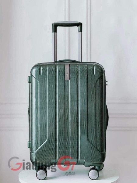 Vali Samsonite On Air 3 kết hợp độ bền nhẹ của 100% Polycarbonate với các thành phần cực nhẹ