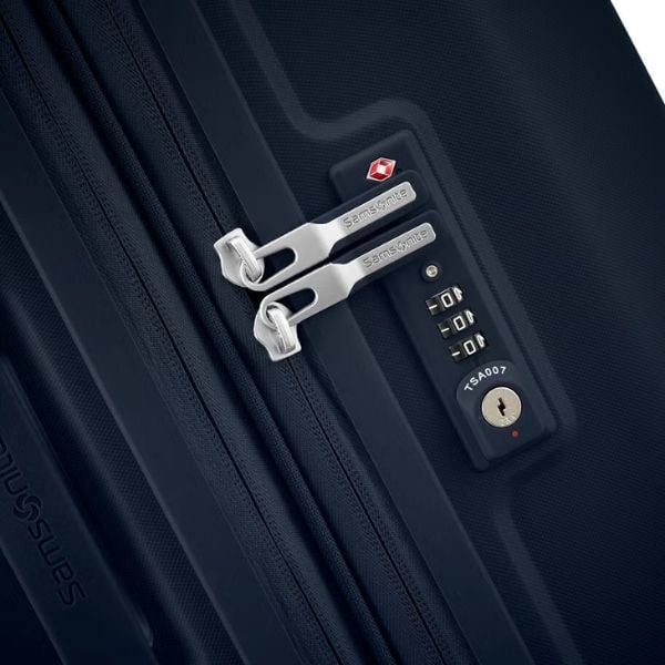 Vali Samsonite Outline Pro size 24 màu xanh Navy có một khóa tương thích TSA