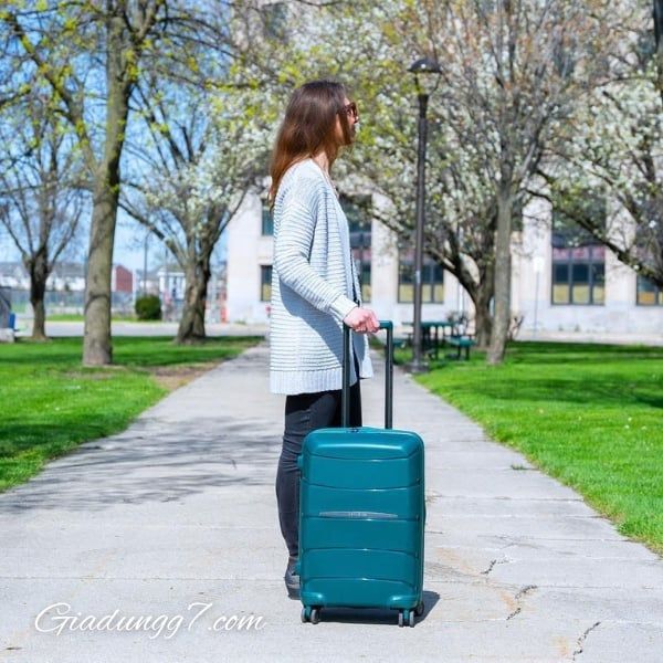 Vali Samsonite Outline Pro sẽ mang lại sự tự tin cho bạn trong mọi hành trình.