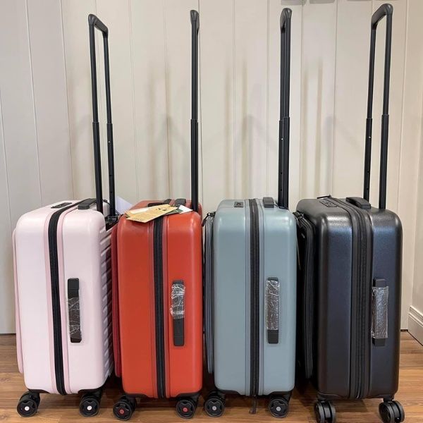 Vali Samsonite Stackd Size 20 có nhiều màu sắc cho bạn lựa chọn