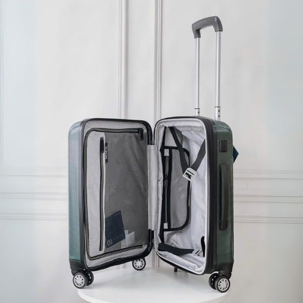 Vali Samsonite Supra DLX Giữ cho thiết bị của bạn được sạc và đồ đạc của bạn được bảo vệ.
