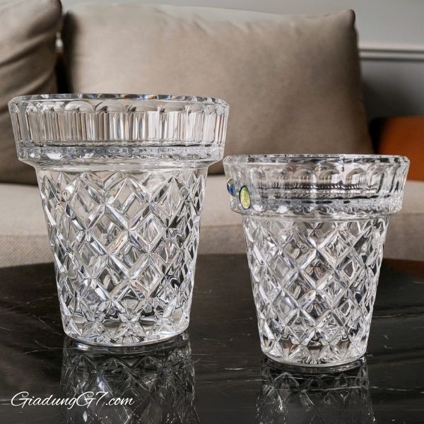 Xô đá pha lê Bohemia đường kính 13.4cm là sự bổ sung hoàn hảo cho bất kỳ bộ quầy bar nào.