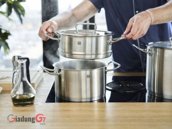 Xửng hấp Zwilling Pro 24cm với Chất liệu thép không gỉ 18/10, truyền giữ nhiệt tốt và an toàn cho sức khỏe