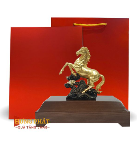 Quà Tặng Tuổi Ngọ Cao Cấp: Bứt Phá Thành Công Với Tuyệt Tác Dát Vàng Hưng Phát Gold