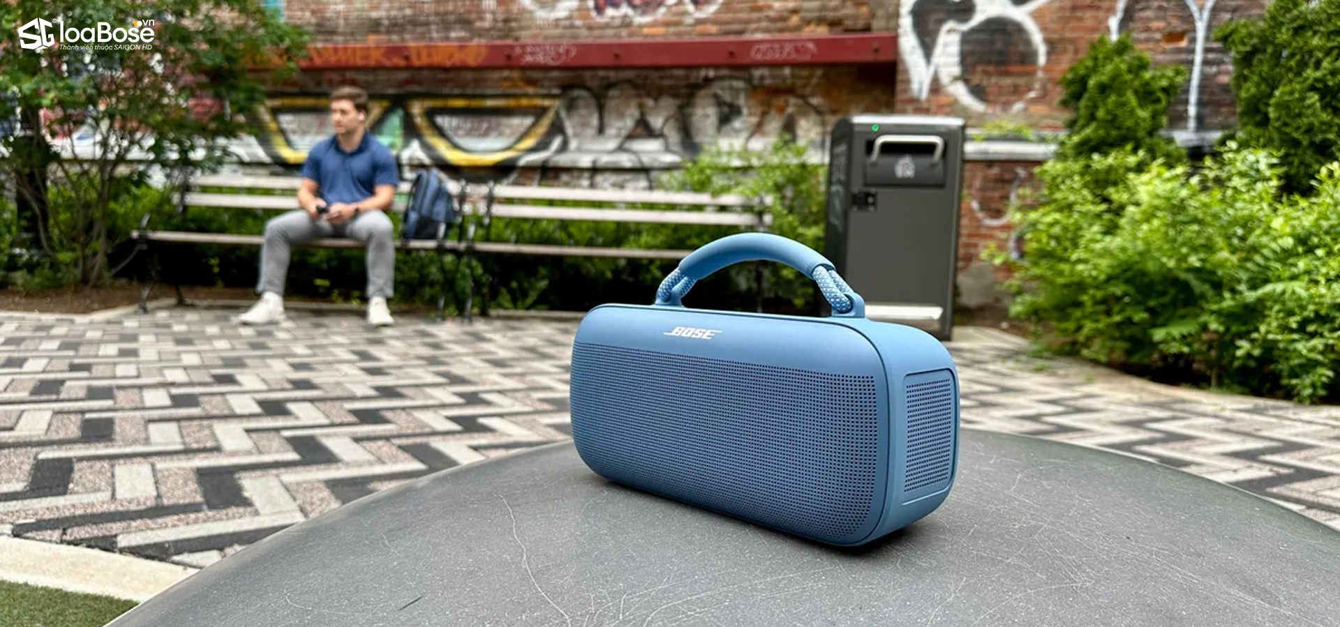 Loa Bluetooth di động Bose SoundLink Max dành cho nhóm bạn thích trekking, picnic, du lịch