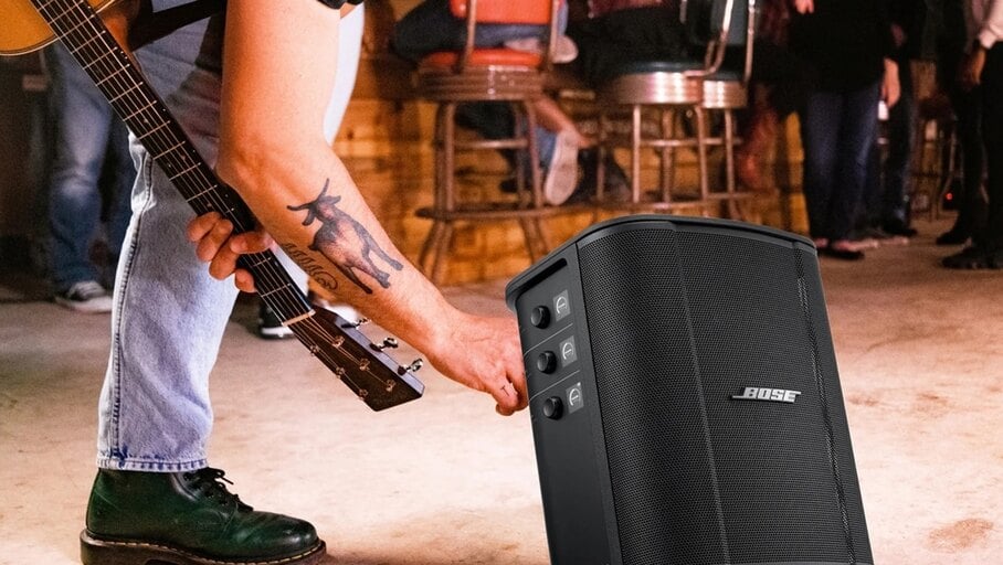 Hát Karaoke với di động Bose S1 Pro Plus