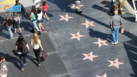 Du lịch Hoa Kỳ -  Đến Los Angeles sải bước lên Đại lộ Danh vọng Hollywood