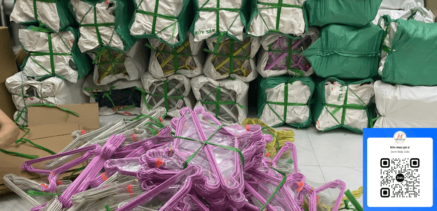 Móc Nhựa Cho Chuỗi Giặt Ủi Tự Động | Giá Sỉ, Bền Đẹp, Giao Toàn Quốc