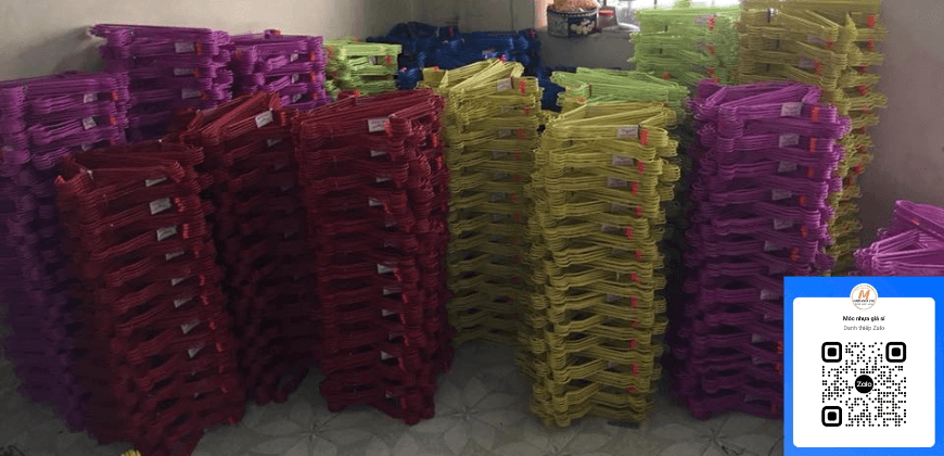 Móc Nhựa Treo Quần Áo Tiệm Giặt Ủi Giá Sỉ – Bền Đẹp, Giao Nhanh | Móc Nhựa Giá Sỉ