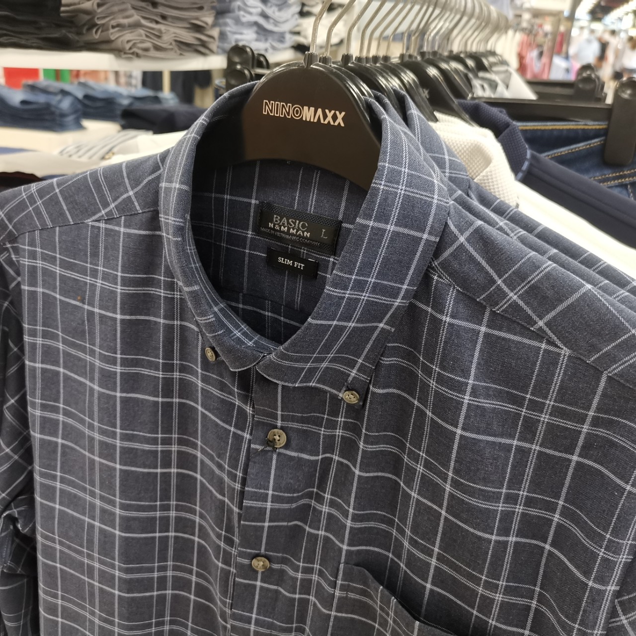 Móc Treo Quần Áo Nhựa Giá Sỉ – Lựa Chọn Tiết Kiệm Cho Cửa Hàng Thời Trang