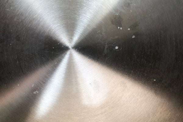 Nồi chảo inox xuất hiện đốm trắng loang lổ - Nguyên nhân và cách xử lý - 2