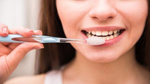 Chọn Sai Bàn Chải Đánh Răng Có Thể Gây Hại – Tìm Hiểu Cùng Nha Khoa Siam Dental