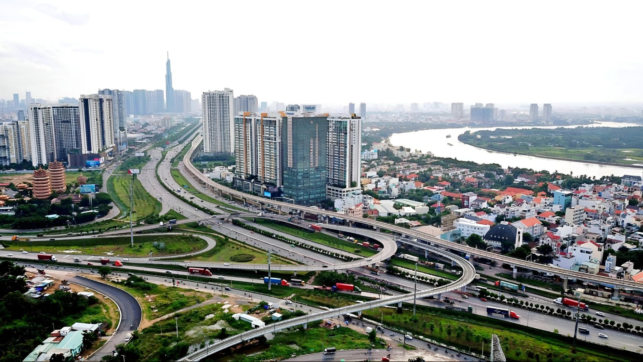 Nâng cấp và mở rộng các con đường huyết mạch để kết nối khu Tây với trung tâm tp.Hồ Chí Minh được thuận tiện và nhanh chóng hơn
