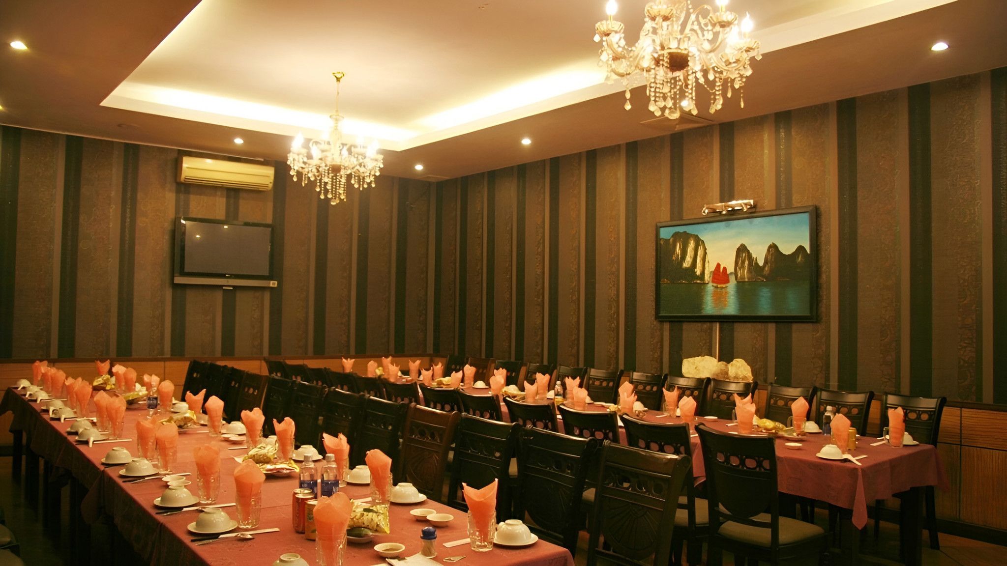 Nhà hàng quận Tân Phú chọn đơn vị cung cấp thực đơn đa dạng