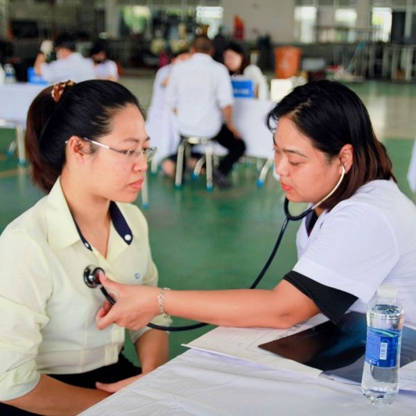 Khám bệnh định kì để phát hiện sớm bệnh nghề nghiệp