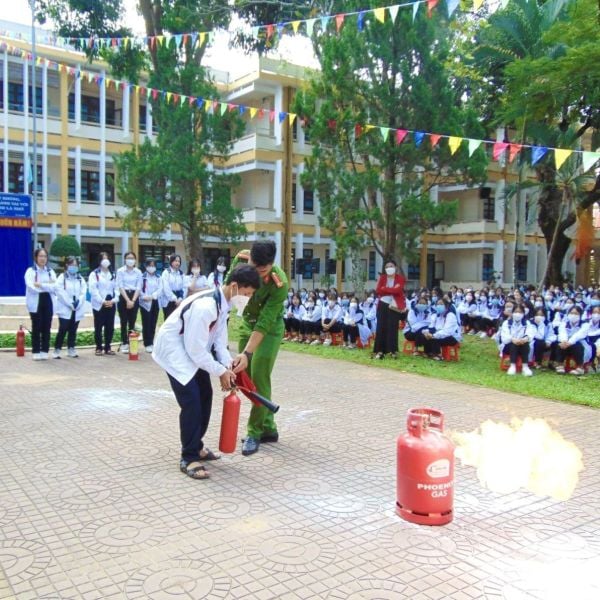 Tập huấn phòng cháy chữa cháy tại trường học