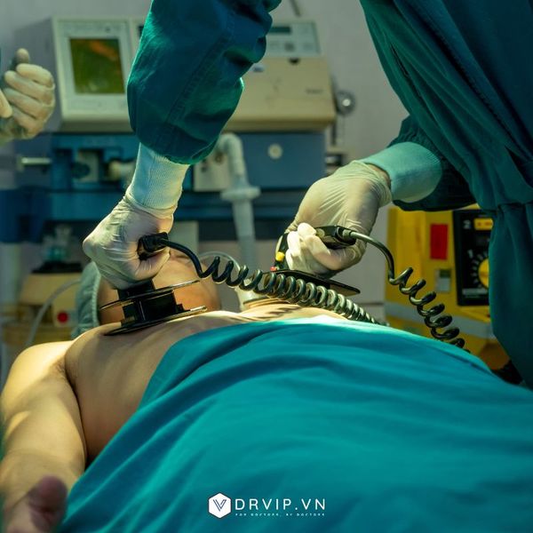 Máy sốc tim & Sốc tim tự động – Cửa hàng Dr VIP (Vật tư thiết bị y tế)