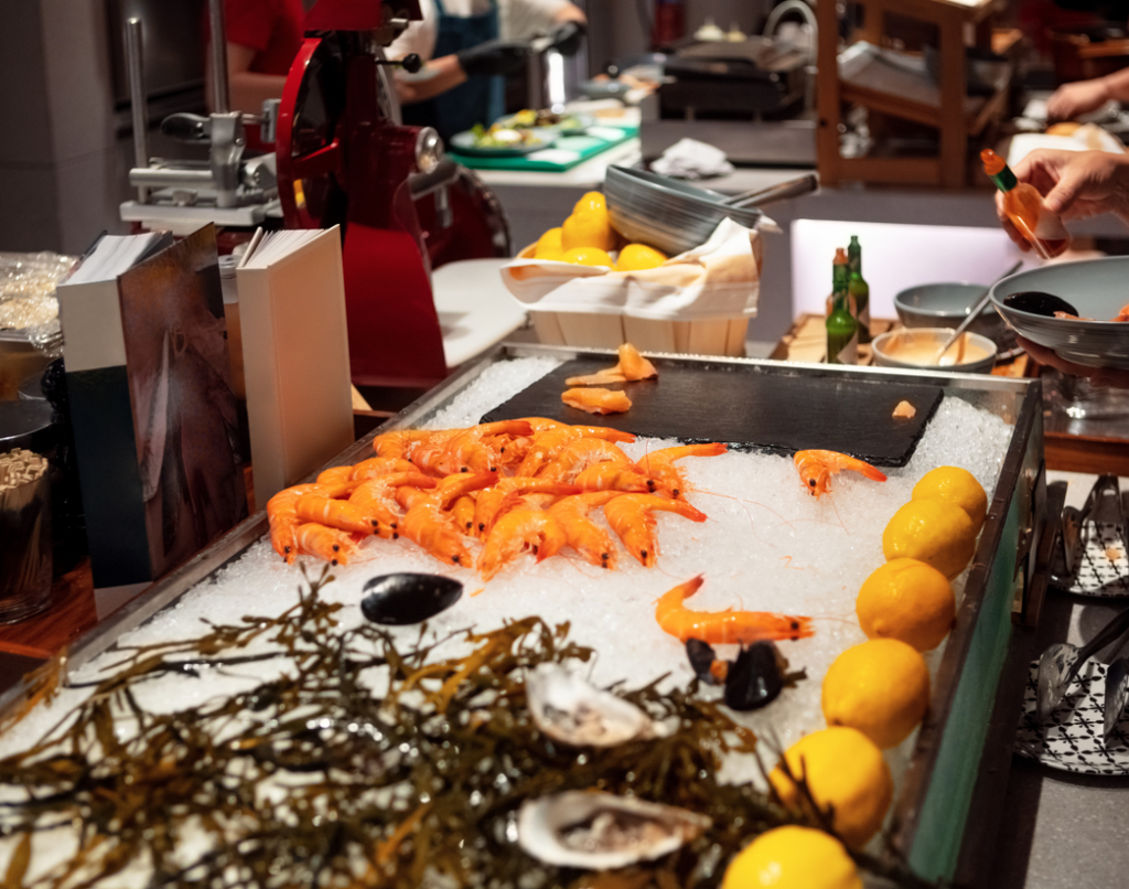 Máy làm đá vảy công suất vừa phù hợp với các nhà hàng hải sản