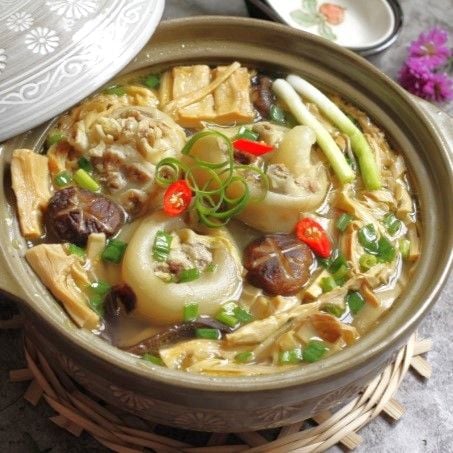 Giò Heo Ăn Chuối Hoàng Anh Gia Lai Hầm Măng Tươi