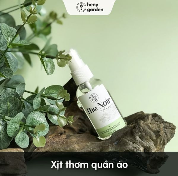 Xịt thơm quần áo Heny