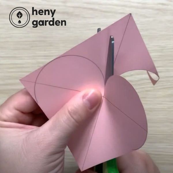 Bước 2 cách làm thiệp 20 tháng 10 đơn giản, đẹp