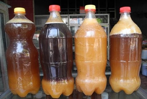 MẬT ONG KẾT TINH CÓ PHẢI LÀ MẬT ONG THU TỪ NUÔI ONG CHO ĂN ĐƯỜNG HOẶC MẬT ONG GIẢ HAY KHÔNG?