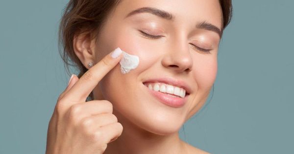 Khi skincare vào ban đêm nên đảm bảo tuân thủ theo quy tác lỏng trước đặc sau