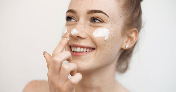 Skincare ban ngày giúp cấp ẩm, bổ sung dưỡng chất cho da tươi tắn, khỏe mạnh