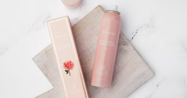 Kem chống nắng Hàn Quốc dạng xịt Glow Luminous Flower Sun Spray SPF50+ PA++++