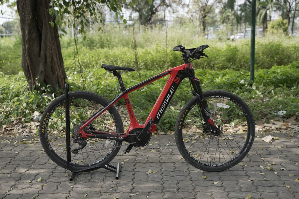 Missile Carbon MTB – Cỗ Máy Tốc Độ Trên Mọi Cung Đường