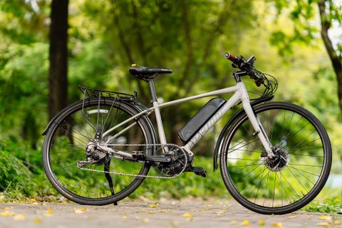 Giant lột xác – Mid-drive eBike CZJB 750W mạnh mẽ