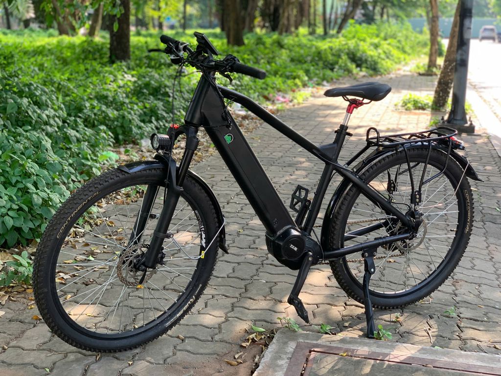 XE ĐẠP TRỢ LỰC GIỮA CAO CẤP – GIẢM GIÁ SỐC