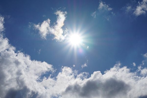 Tia UV có thể xuyên qua cửa kính
