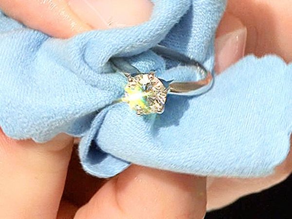 Tuyệt chiêu để trang sức Swarovski luôn bền đẹp lâu