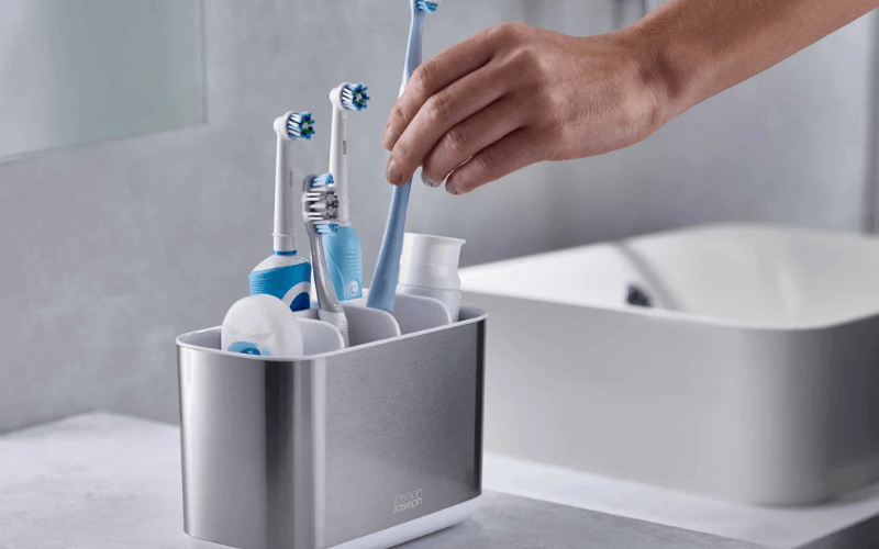 Hộp đựng bàn chải đánh răng tự khô Joseph Joseph EasyStore Large (Grey) 70510