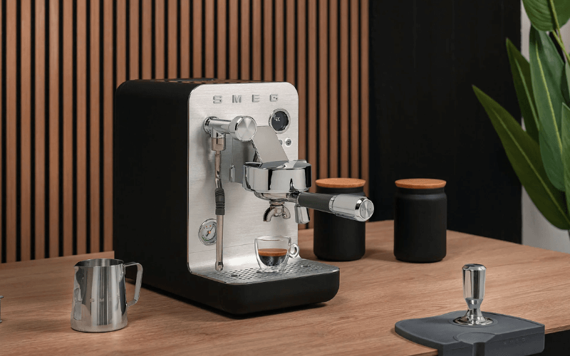 Máy pha cà phê SMEG ESPRESSO EMC02 bán thủ công, nhiều màu