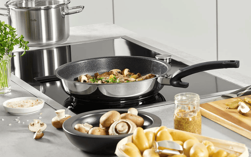 Chảo chống dính Fissler Adamant® trên bếp