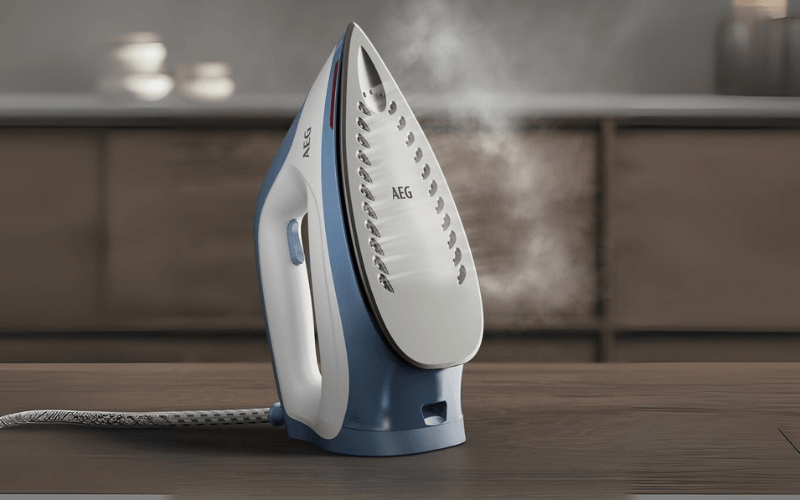 Bàn là hơi nước AEG ST512DB 2400W màu xanh