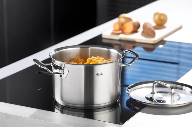 Tay cầm chắc chắn, dễ vệ sinh