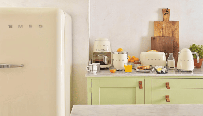 Không gian bếp SMEG thiết kế liền mạch – đồng bộ toàn bộ thiết bị theo một phong cách