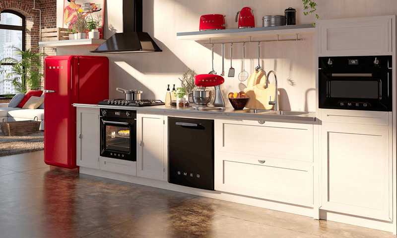Không gian bếp tối giản hiện đại với các thiết bị SMEG cao cấp