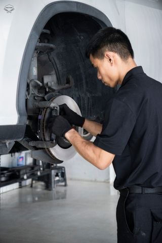 DẤU HIỆU CẦN KIỂM TRA VÀ THAY THẾ MÁ PHANH