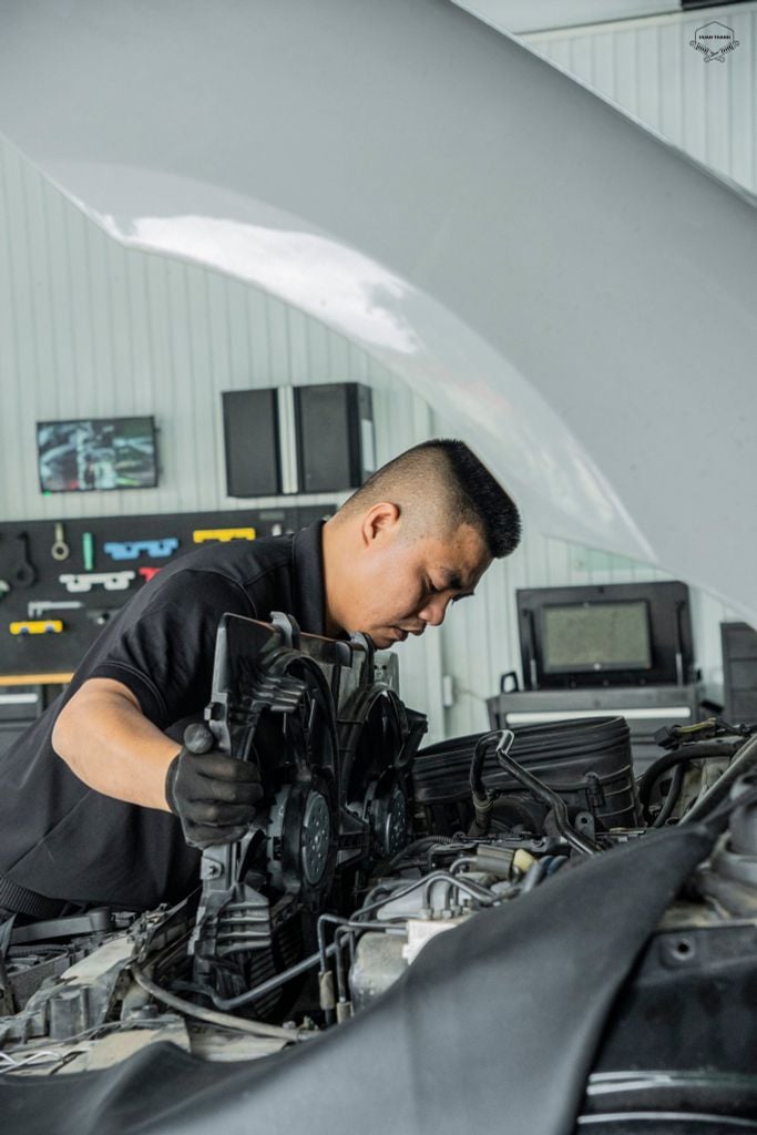 NGUYÊN NHÂN VÀ CÁCH XỬ LÝ XE Ô TÔ CÓ TIẾNG ỒN KHI TĂNG TỐC TRÊN ĐƯỜNG