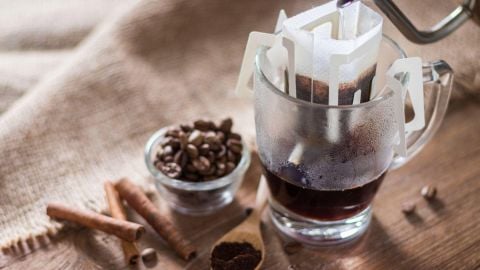Cà Phê Phin Giấy Và Cà Phê Túi Lọc Khác Nhau Như Thế Nào? So Sánh Chi Tiết
