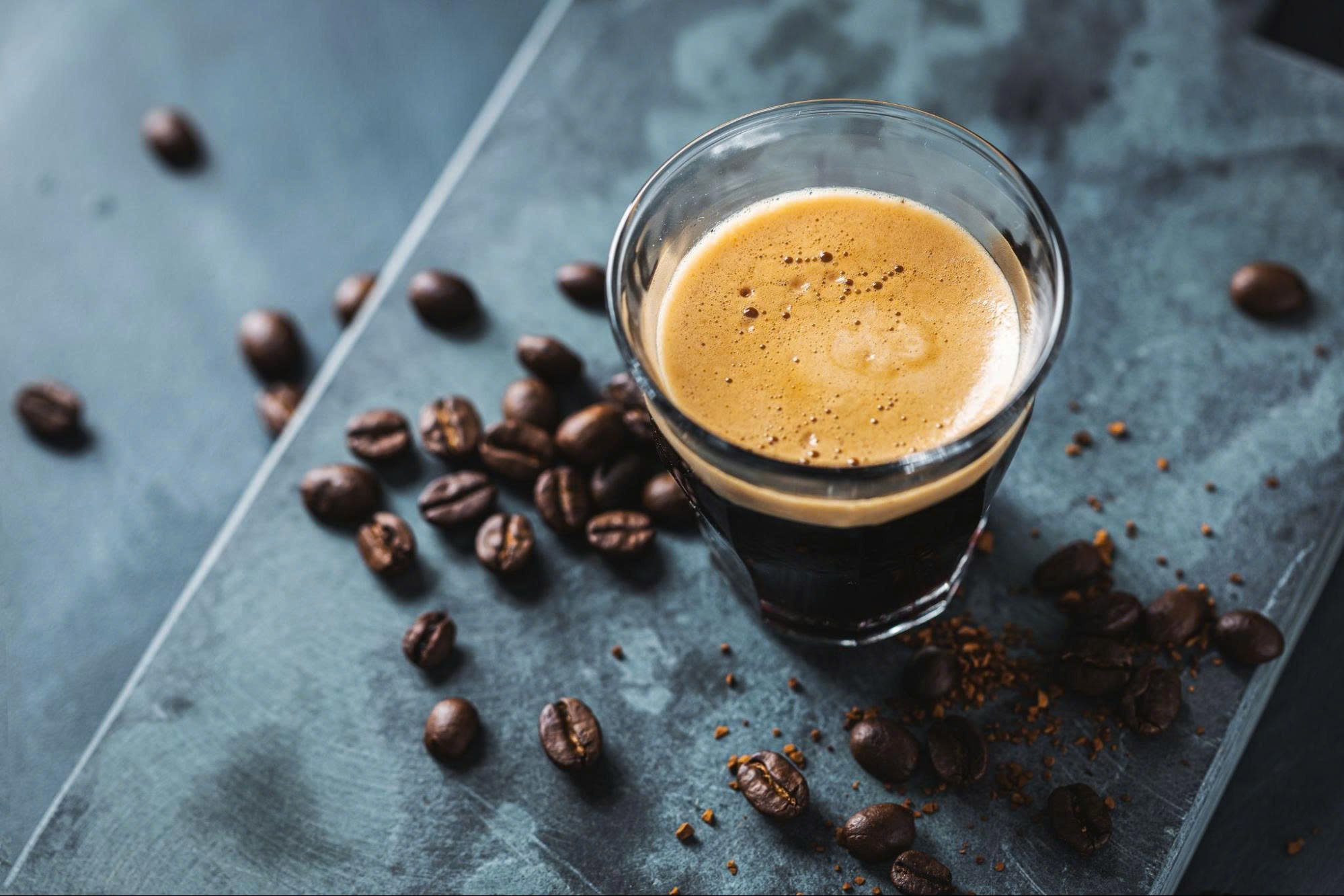 So sánh cà phê Espresso và cà phê pha phin