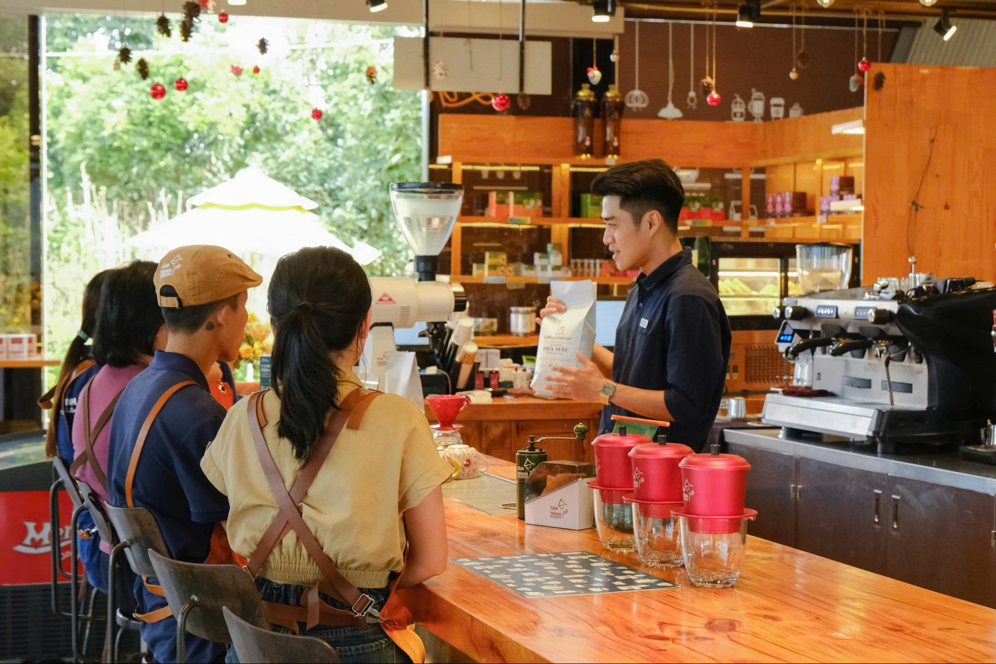 Cách lựa chọn cà phê rang xay chất lượng cao cho quán