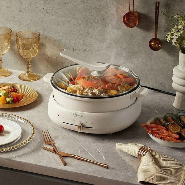 Nồi Lẩu Bear: Có Nên Chọn Bản Nội Địa Trung?