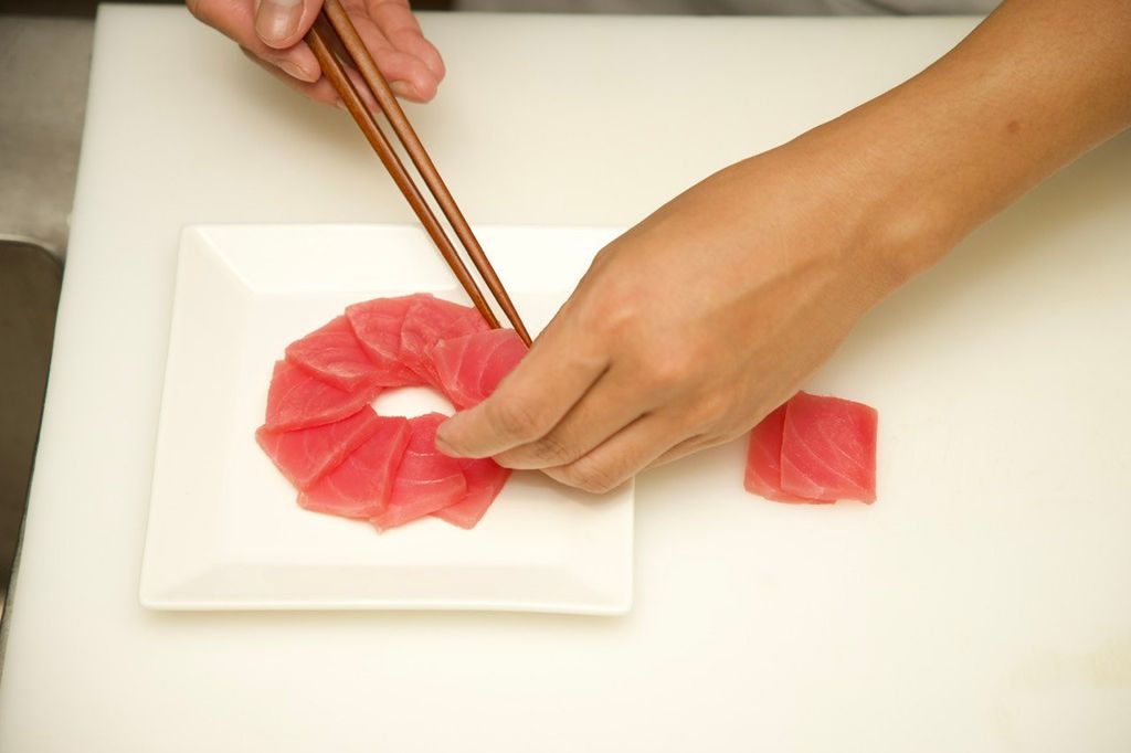 Why is bluefin tuna so popular with diners?